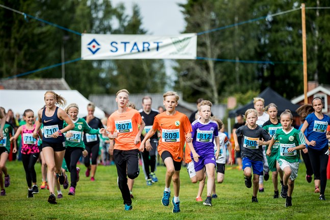 Så här brukar det se ut i Korsholmslöparen – bilden är från Meteoritmaraton i Solf – men i vår blir det inga massevenemang.