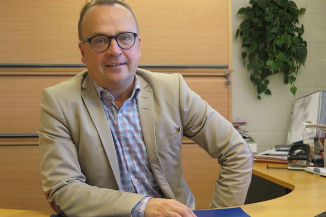Tommi Virkama lovar informera om ansökningsförfarandet genast när alla detaljer är klara.