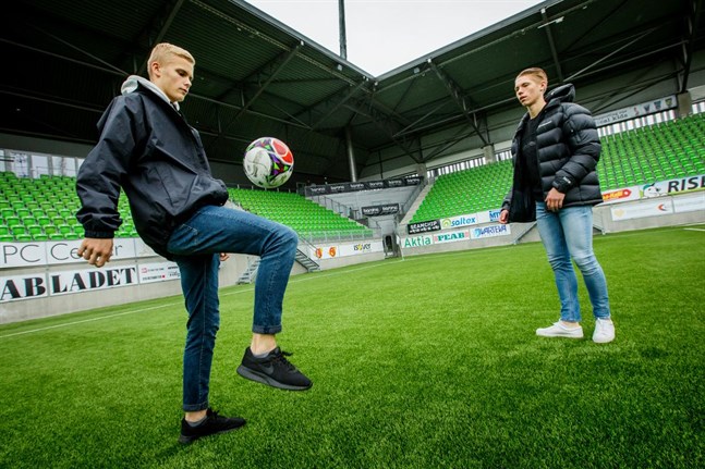 Benjamin Hiekkanen och Jeremiah Streng från Vasa IFK har spelat med U17-landslaget i både kvalet och fortsättningskvalet till EM. Men det blev inget slutspel.