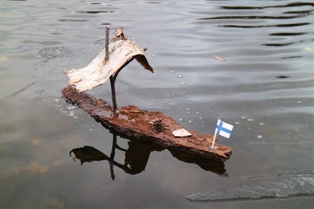 Ännu tycks inte de sverigefinländska organisationerna ha hört av sig med krav på utredning om varför det förhåller sig på det här sättet, skriver Gunni Nordström om att fyra gånger fler Sverigefinländare än infödda svenskar i Sverige har dött i covid.