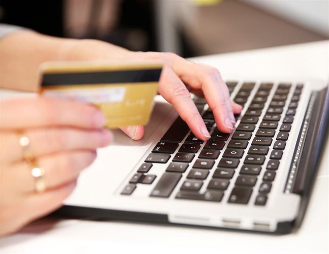 EU kräver att konsumenter identifierar sig med stark kundautentisering när de köper något på webben, men övergångstiden pågår fram till årsskiftet.