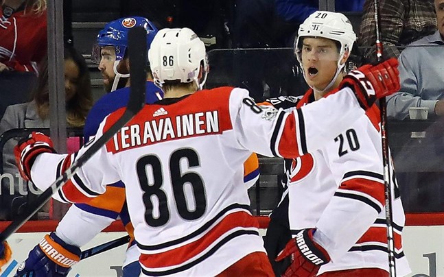 Teuvo Teräväinen och Sebastian Aho var lysande i Carolinas seger mot Winnipeg.