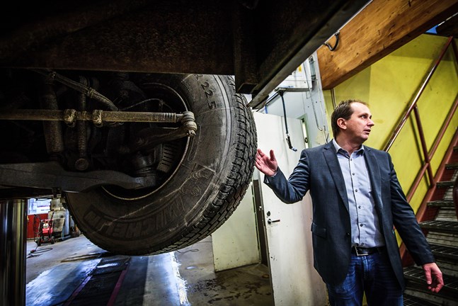 Kennet Svanbäck efterlyser bättre säkerhet för bussbolagen då pandemin fortfarande ställer till det.