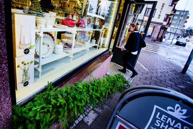 Lenas shop utsattes för skadegörelse tidigt på lördagsmorgonen.