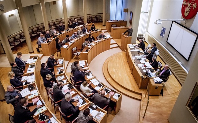 Pedersöre fullmäktige beslutar om skattehöjning om kvällens möte.