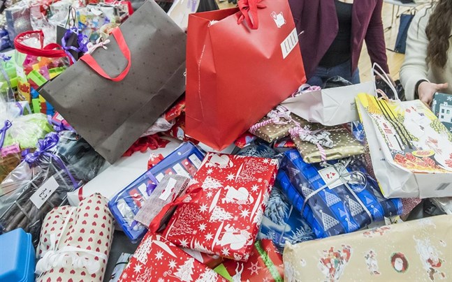 Hoppets stjärna tar emot penninggåvor, matpaket eller julklappar.