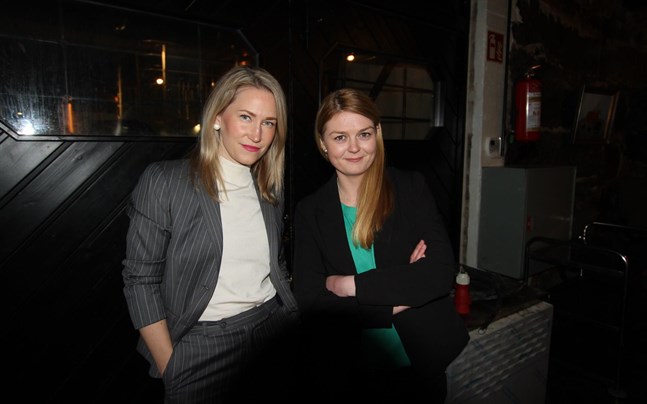Sari Somppi, kriminolog och regionsdirektör vid västra Finlands brottsofferjour och Linnea West, äldre kriminalkonstapel vid polisinrättningen i Österbotten, delade med sig av sina kunskaper om sexualbrott och andra brott på tisdagen.