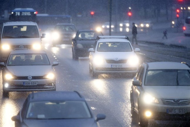 Höstvädret fortsätter vara förhållandevis varmt åtminstone i några dagar till, förutspår Meteorologiska institutets meteorolog.