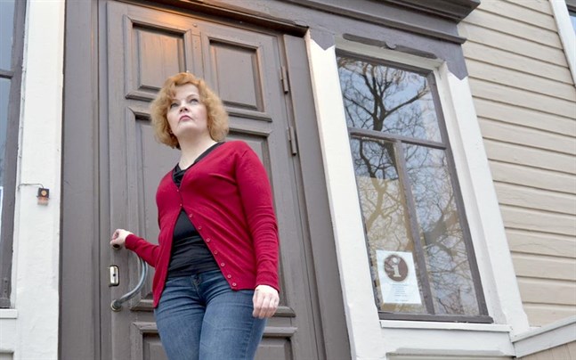 Stadsdirektör Minna Nikanders agerande i fusionsfrågan på stadsstyrelsens möte förvånar.