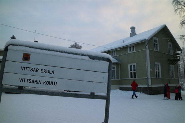 Vittsar skola i Karleby lades ner vid årsskiftet och fastigheten är nu till salu.