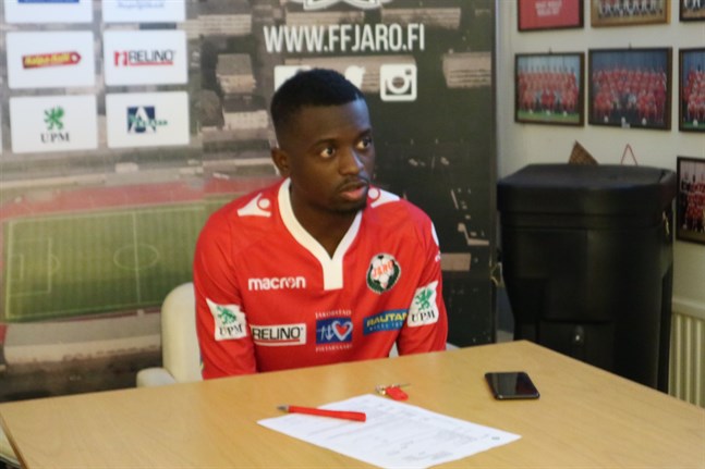 Christopher Mandiangu är redo för debut i lördagens match mot PKKU.