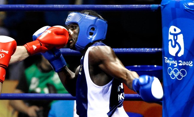 Rysslands Artur Beterbiev boxas mot Sveriges Kennedy Katende i 81-kilosklassen. Katende förlorade och är därmed borta från OS för den här gången.