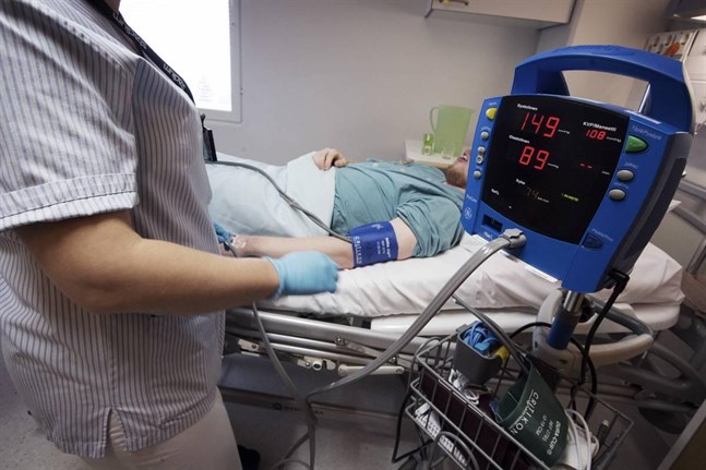 Om medlemmarna i grundlagsutskottet inte är nöjda med innehållet i de reviderade lagförslagen riskerar hela vård- och landskapsreformen att skjutas upp till nästa riksdag.