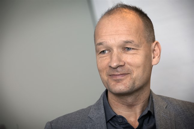 På sikt är det extremt problematiskt med så stor befolkningsminskning som den i Kristinestad, säger Jan Saarela som är professor i demografi på Åbo Akademi.