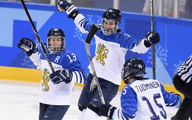 Damlandslaget vann VM-silver i Esbo 2019 och försvarar den medaljen vid VM i Kanada i augusti.