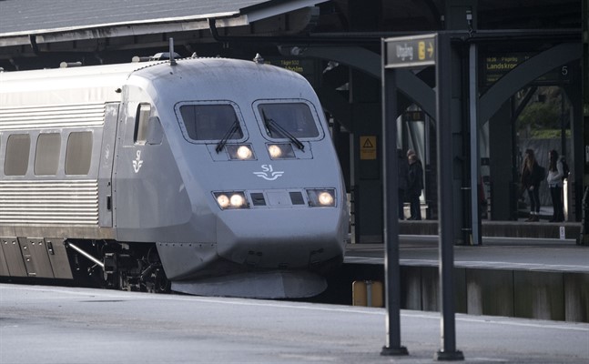 X2000-tågen är Sveriges motsvarighet till våra Pendolino. När Norrbotniabanan är klar förkortas restiden mellan Umeå och Skellefteå till 50 minuter.