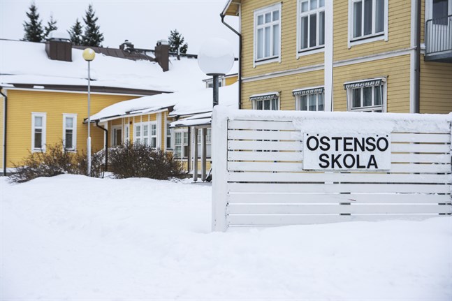 Jag kan på egen hand begrunda både för- och nackdelar för eleverna med en större skola, men jag skulle gärna höra argumenten av kommunens tjänstemän och känna att det är den välvilja som driver dem i frågan, skriver Christian Näse.