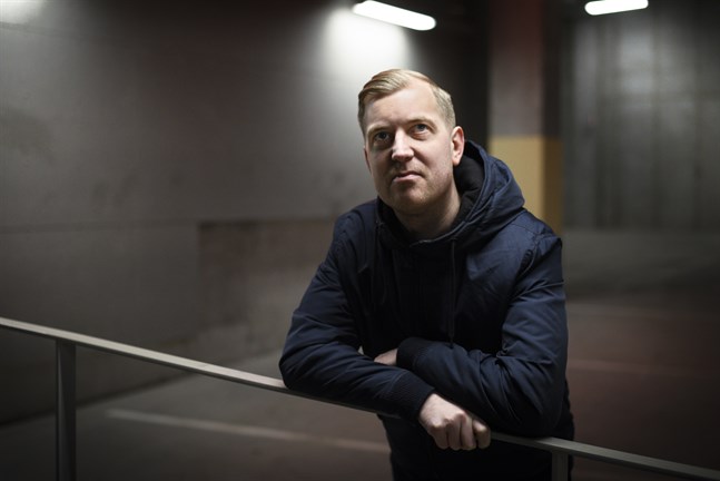 Staffan Nylund försöker på olika sätt göra något åt sin psykiska ohälsa. Ett är kbt-terapi och ett annat att blogga om tankar och upplevelser.