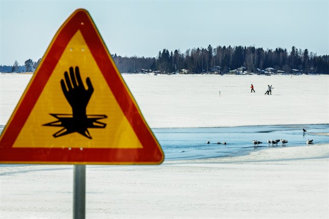 Varning för svag is nära Påttska reningsverket.