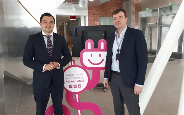 Riksdagsledamot Joakim Strand (SFP) leder Vasa Elektriskas styrelse och Stefan Damlin är från och med den 1 augusti vd för koncernen Vasa Elektriska.