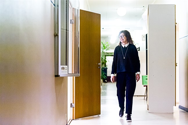 Eva-Maria Emet, personaldirektör i Jakobstad, har ännu inte börjat planera för permitteringar.