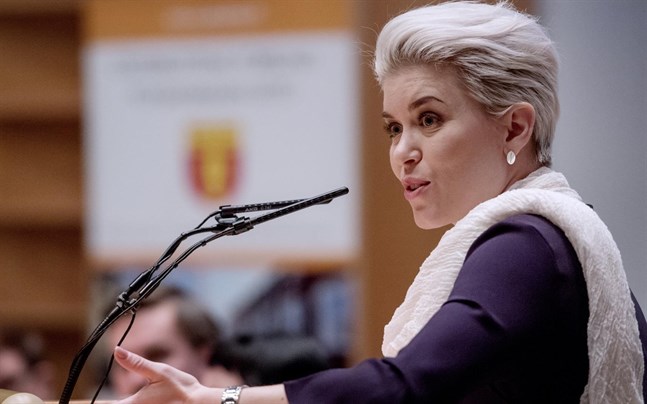 Susanna Koski överväger att utmana Petteri Orpo. Slutligt besked lämnar hon senare i vår.