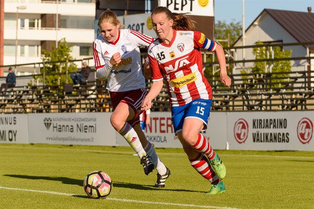 GBK:s Sanna Ög (15) stod för GBK:s tröstmål i matchen.