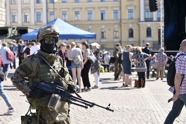 Försvarsmakten firade sin 100-årsdag på Senatstorget den 30 maj i år.