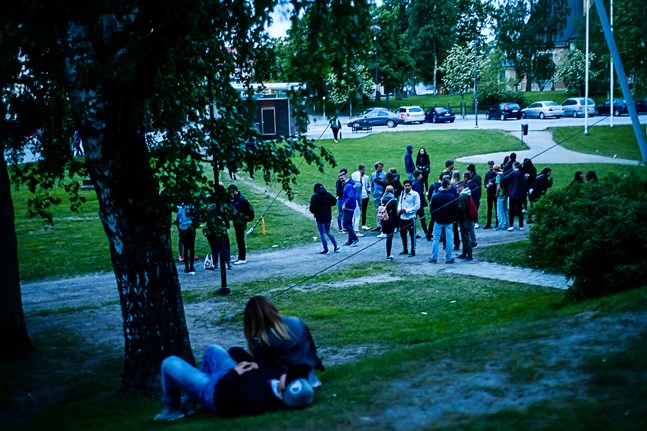 Väderprognosen utlovar inget strålande väder på skolavslutningshelgen. Bilden är tagen på skolavslutningen i Jakobstad 2016.