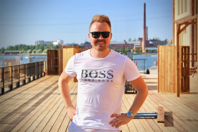 Tommi Mäki i samband med att Inre Hamnen Terrass öppnades för två år sedan.