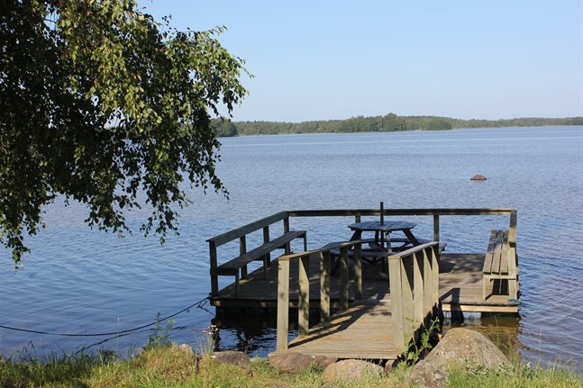 Hinjärv träsk är av stor betydelse för såväl naturskyddet som rekreation och fiske, anser NTM-centralen.