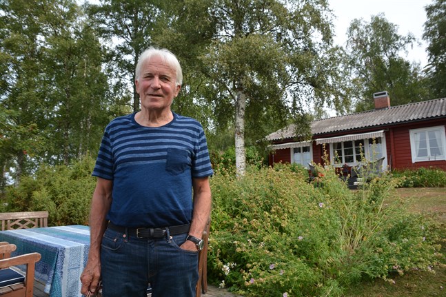 Då Håkan Nordman kandiderade i riksdagsval kom en stor del av hans röster från Sydösterbotten och än i dag tillbringar han helst somrarna på stugan i Norrnäs med Närpesbördiga hustrun Harriet. Det är också där som han skrivit ner delar av vad som ska bli hans memoarer.