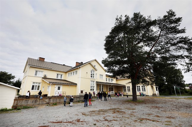 En del av Hankmo skola ska anpassas för yngre barn.