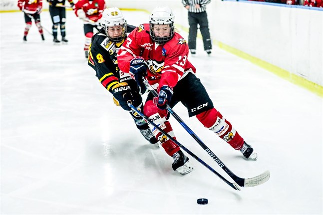 Ida Kuoppala, här i Sports färger, fanns med i förarbetet till Finlands första mål.