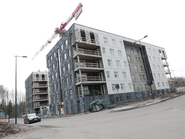 Hyresvärdarnas förening räknar med att det behövs många nya bostäder i städerna.