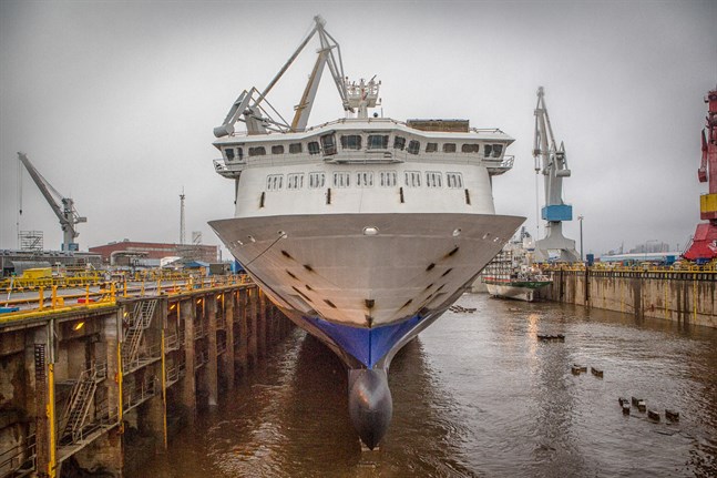 Genom obligatoriska hälsokontroller försöker Regionförvaltningsverket i Sydvästra Finland uppmuntra arbetstagarna vid, bland annat, Rauma Marine Constructions att ta vaccin.