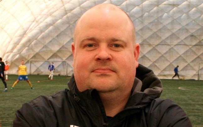 Johan Bärnlund säger att Kaskö IK är redo att ta klivet upp till division 3 . Om Kungliga Wasa vinner serien men tackar nej till avancemang får Kikken frågan - och kommer att svara ja, tack.