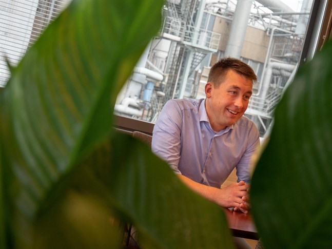 Simon Fagerudd är fabriksdirektör på UPM i Jakobstad.