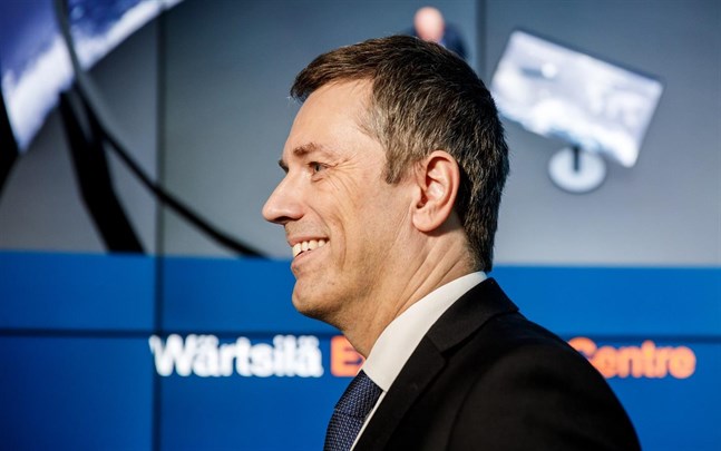 Vesa Riihimäki är nöjd över att Wärtsilä får en bra logistiklösning från Vasa hamn och den nya fabriken i Vasklot.