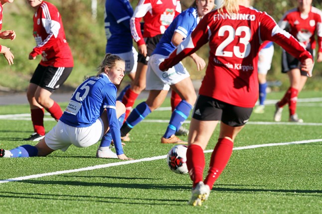 Ida Antus var en av flera VIFK:are som var nära att spräcka nollan. Men det blev inga mål mot TuWe.