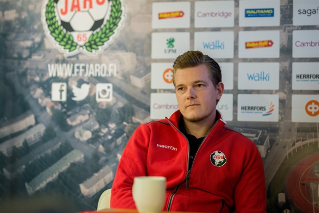Det blir ett år till i Jaros färger för Jonas Portin.