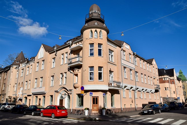 I Helsingfors, Tammerfors och Åbo är det dubbelt så dyrt att köpa lägenhet inne i centrum än lite utanför. Eira hör till den dyraste stadsdelen i Helsingfors.