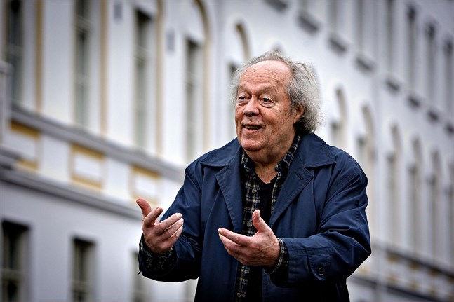 Jorma Panula har fyllt 90 i år men fortsätter oförtröttligt att leda dirgenttävlingen i Vasa som är uppkallad efter honom.