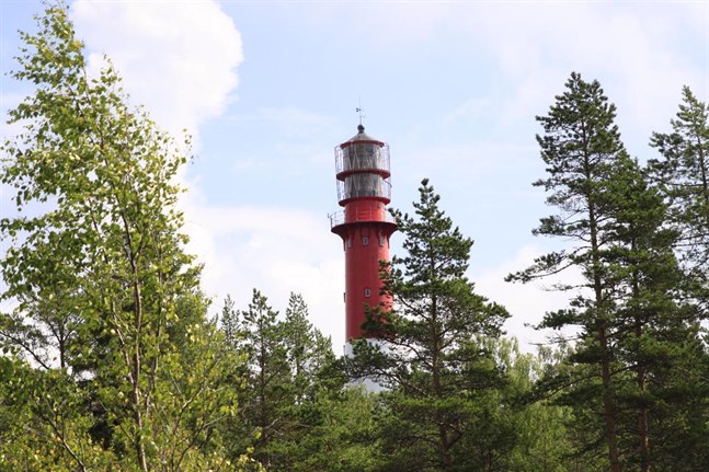 Yttergrund utanför Sideby är ett populärt utflyktsmål för båtfolk, men på sistone har det varit oklart vem som ska sköta vad på ön.