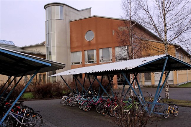 De flesta lärartjänster som nu besatts för nästa läsår finns i Kantakaupungin koulu.