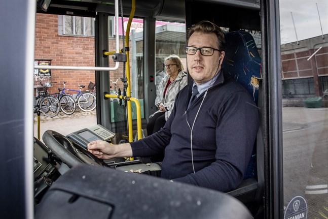 Det är Teemu Kultalahti som blir lagets nya huvudtränare. Kultalahti har tidigare tränat bland andra Blue Fox och Nibacos.