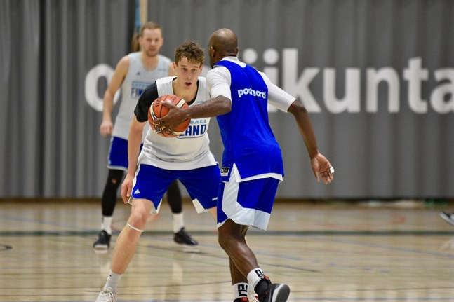 Finlandssvenska Mikael Jantunen, 18, hör till de yngre spelarna i laget.