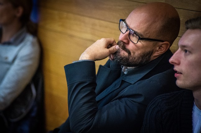 Kim Berg är mest känd som Tehyit och stadsstyrelsens ordförande i Vasa, men nu avancerar han inom SDP.