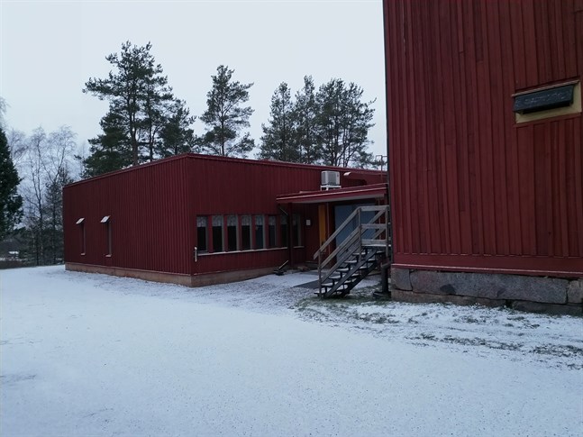 Arbetet med riva den nyare delen av Lappfjärds församlingshem inleds i mitten av januari.