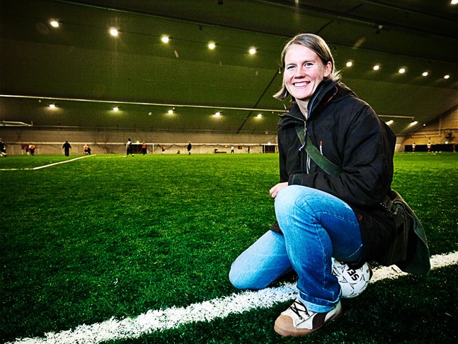 Jessica Julin på besök i Tellushallen 2007, tio år efter bronset med FC United.